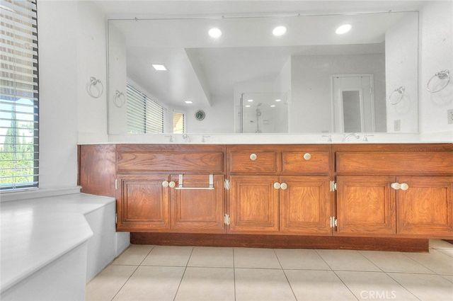 16 Sunset Ridge, Pomona, CA 91766