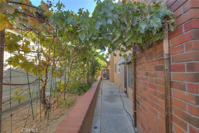 16 Sunset Ridge, Pomona, CA 91766