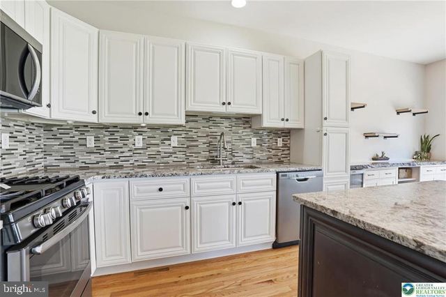 321 E 3RD ST, Avondale, PA 19311