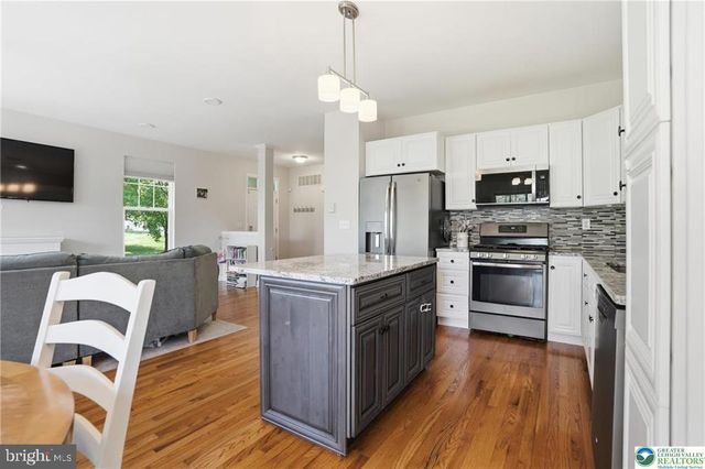321 E 3RD ST, Avondale, PA 19311