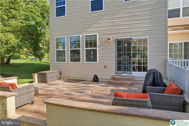 321 E 3RD ST, Avondale, PA 19311
