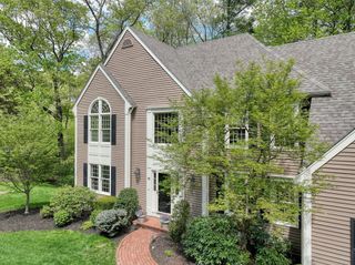 11 Edge Hill Rd, Hopkinton, MA 01748