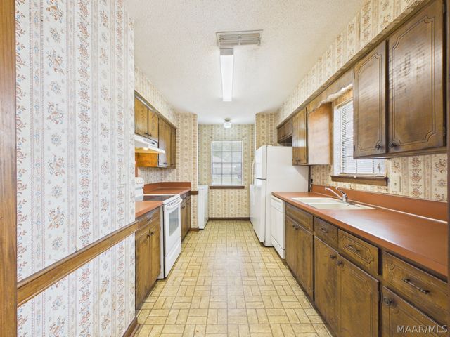 1814 Jenny Drive, Prattville, AL 36066