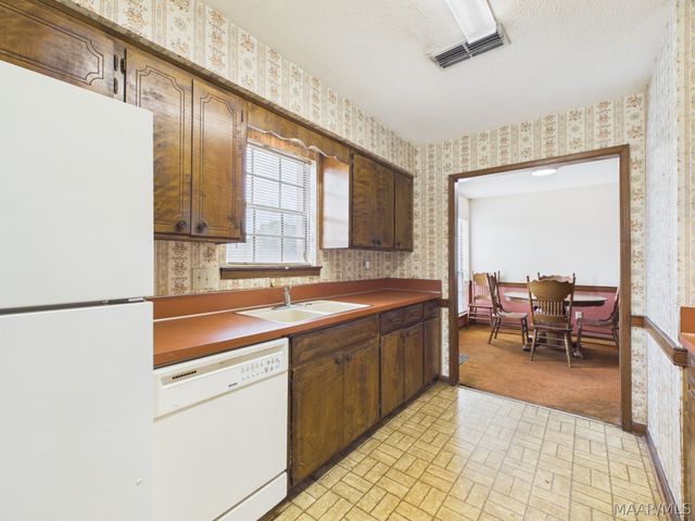 1814 Jenny Drive, Prattville, AL 36066