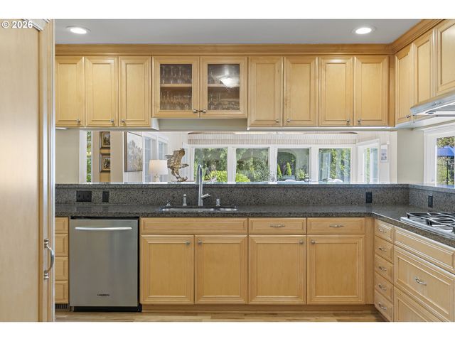 2701 Se COOKE Rd, Milwaukie, OR 97267