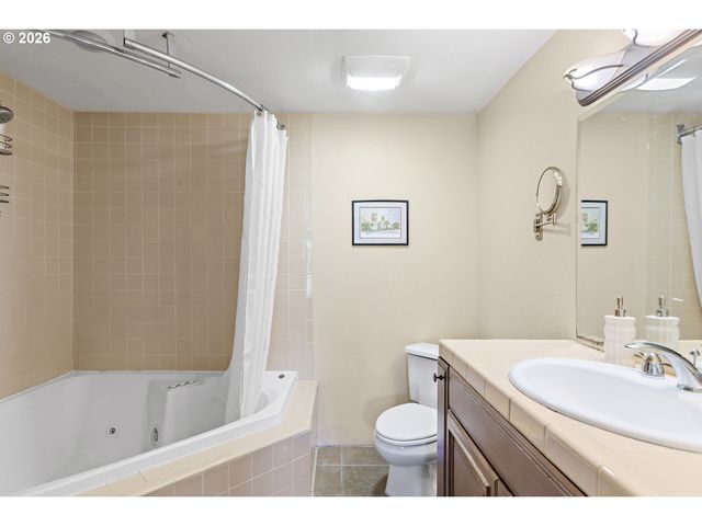 2701 Se COOKE Rd, Milwaukie, OR 97267