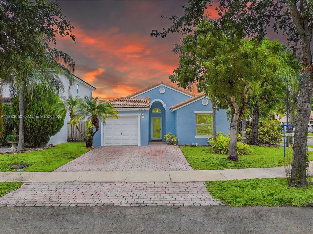 2075 SE 15th St, Homestead, FL 33035