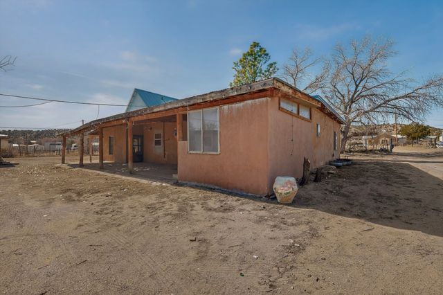 458 County Road 1, Hernandez, NM 87532