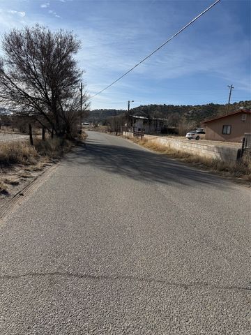 458 County Road 1, Hernandez, NM 87532