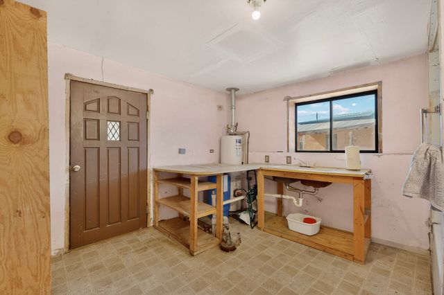 458 County Road 1, Hernandez, NM 87532