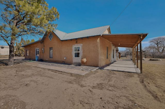 458 County Road 1, Hernandez, NM 87532