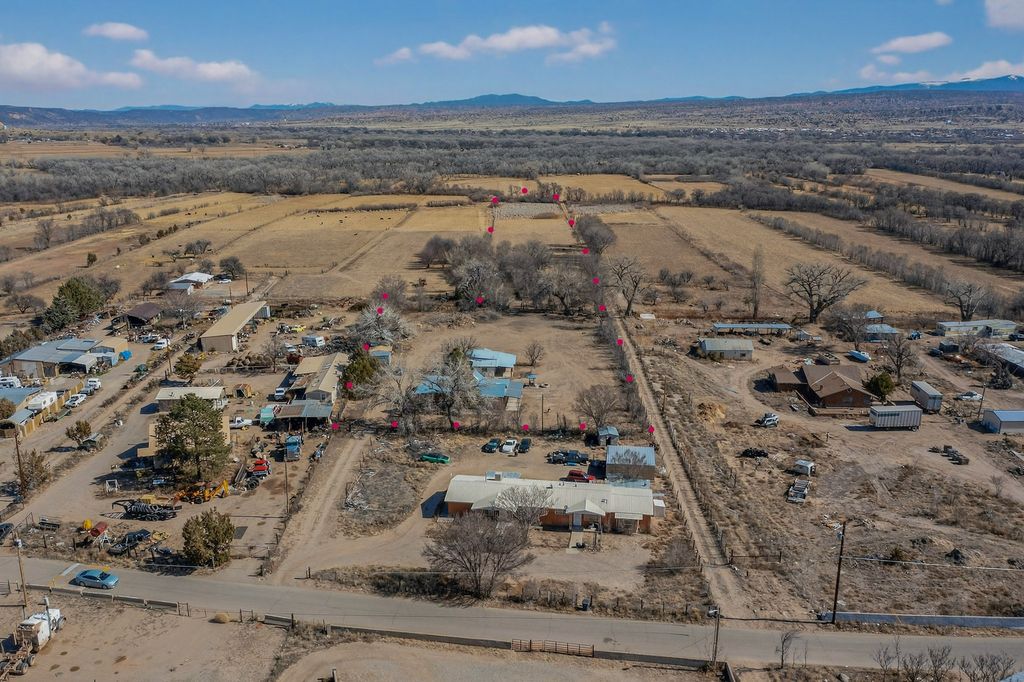458 County Road 1, Hernandez, NM 87532