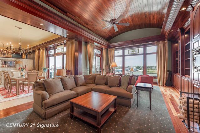 1111 N Water Street 403, Bay City, MI 48707