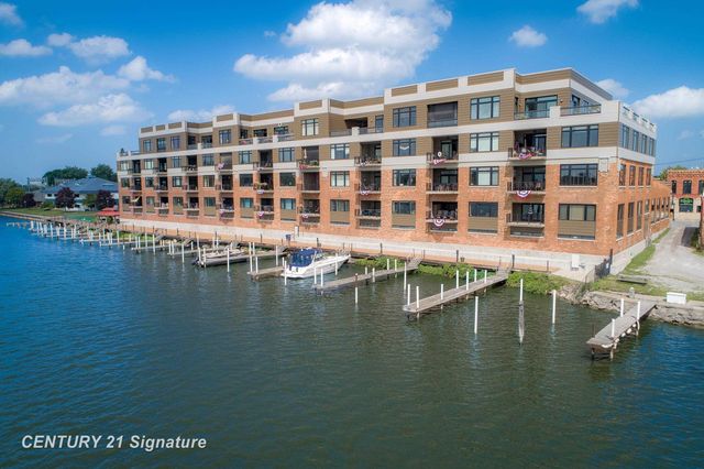 1111 N Water Street 403, Bay City, MI 48707