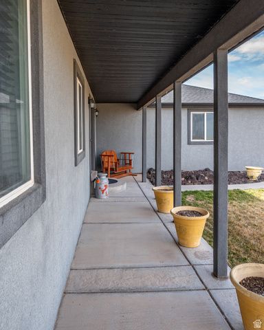 5222 N TOMAHAWK DR, Enoch, UT 84721