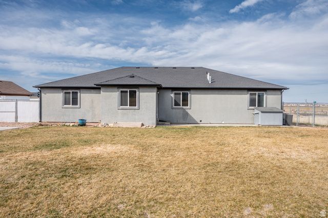 5222 N TOMAHAWK DR, Enoch, UT 84721