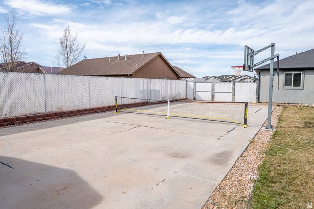 5222 N TOMAHAWK DR, Enoch, UT 84721