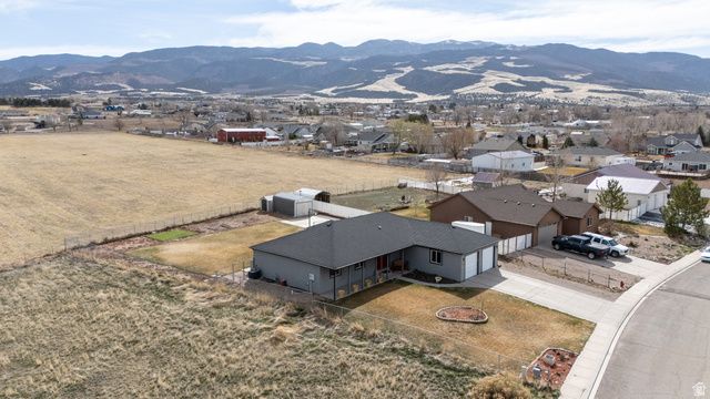 5222 N TOMAHAWK DR, Enoch, UT 84721