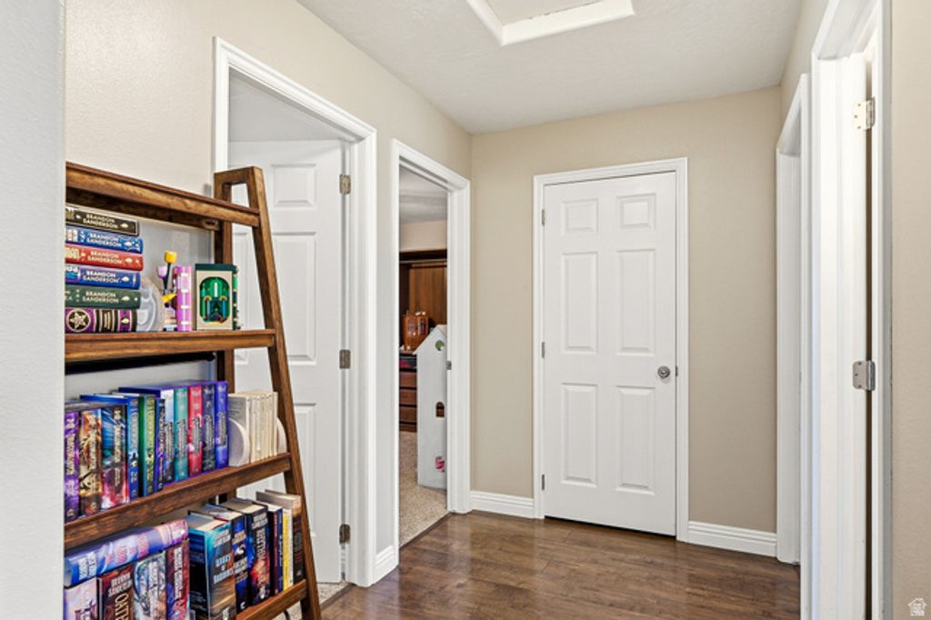 Image 22 of property listing at 5222 N TOMAHAWK DR, Enoch, UT 84721