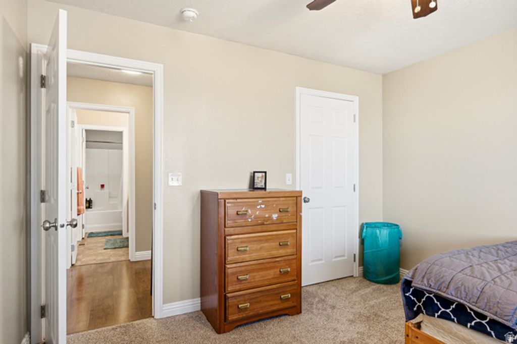 Image 24 of property listing at 5222 N TOMAHAWK DR, Enoch, UT 84721