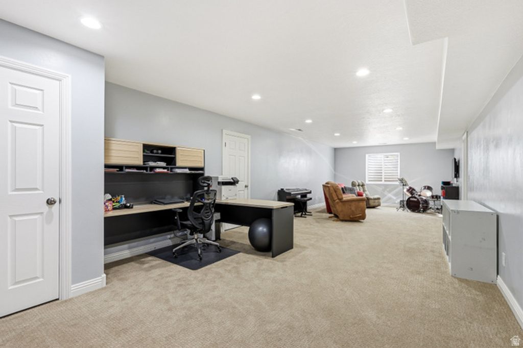 Image 35 of property listing at 5222 N TOMAHAWK DR, Enoch, UT 84721