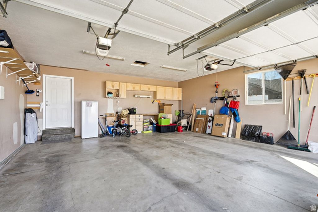 Image 49 of property listing at 5222 N TOMAHAWK DR, Enoch, UT 84721