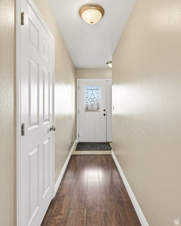 Image 6 of property listing at 5222 N TOMAHAWK DR, Enoch, UT 84721