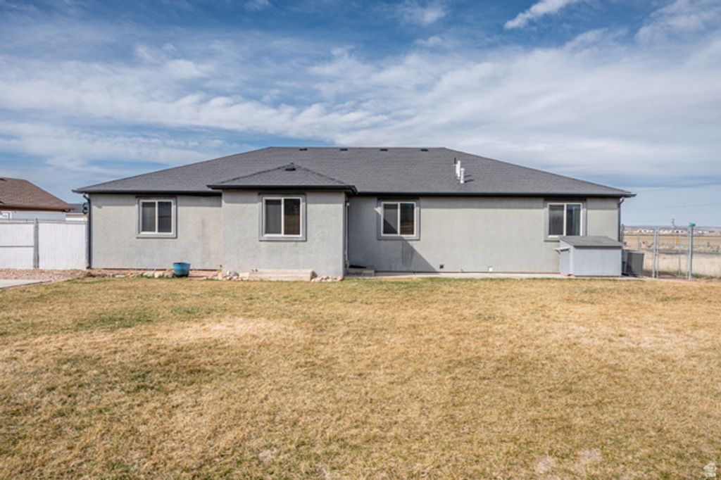 Image 51 of property listing at 5222 N TOMAHAWK DR, Enoch, UT 84721
