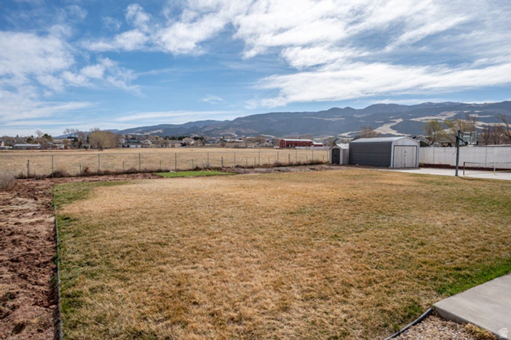 Image 53 of property listing at 5222 N TOMAHAWK DR, Enoch, UT 84721