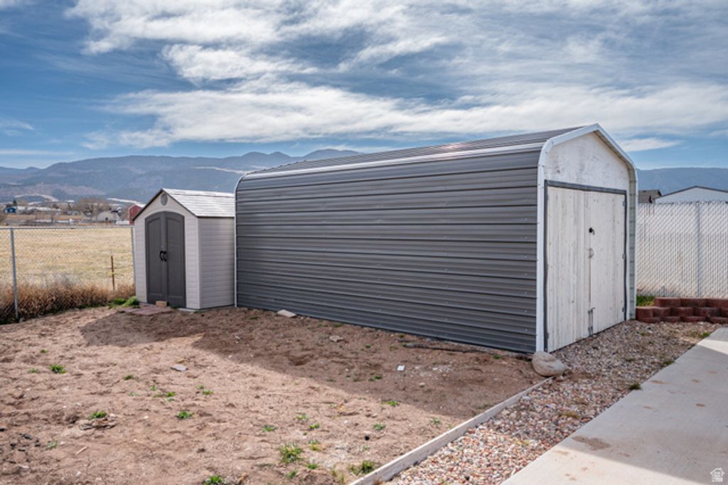 Image 55 of property listing at 5222 N TOMAHAWK DR, Enoch, UT 84721