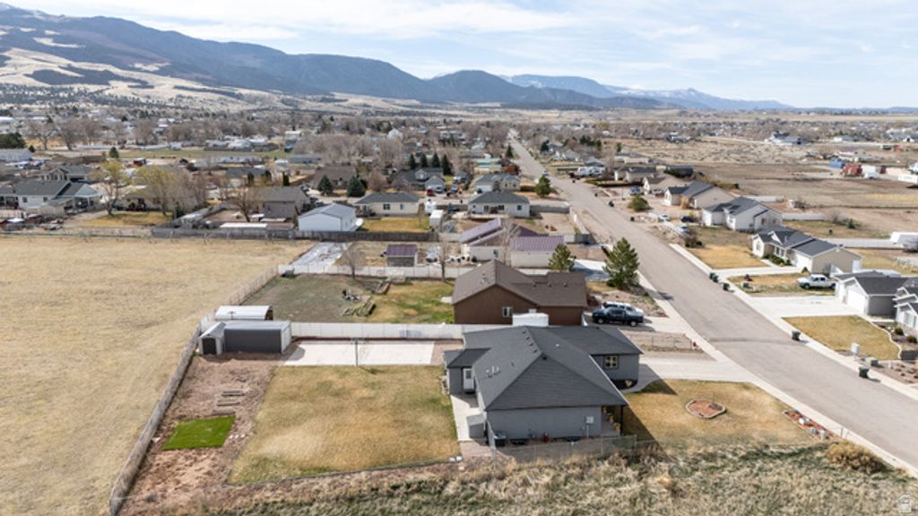Image 61 of property listing at 5222 N TOMAHAWK DR, Enoch, UT 84721