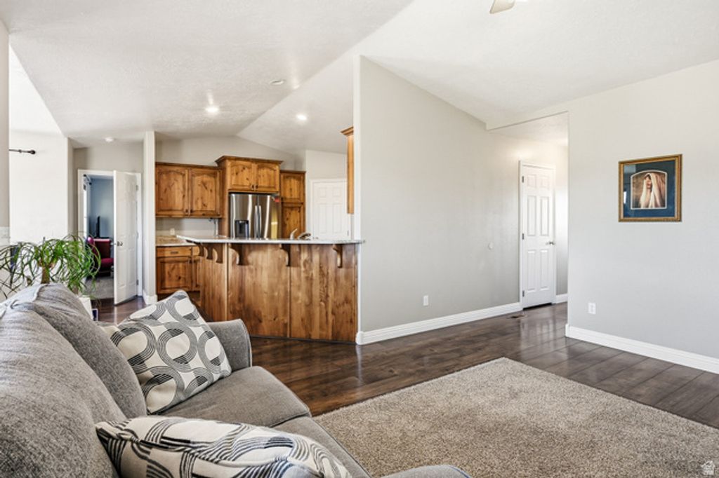 Image 10 of property listing at 5222 N TOMAHAWK DR, Enoch, UT 84721