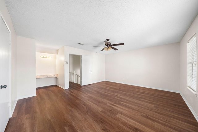 17116 Beaver Springs Drive 7, Houston, TX 77090