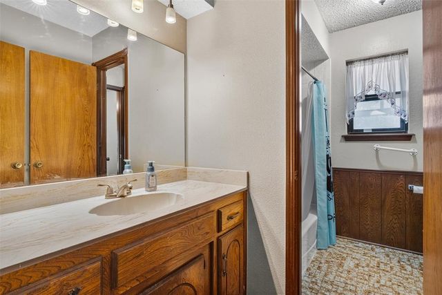 25 Corona Drive, Oklahoma City, OK 73149