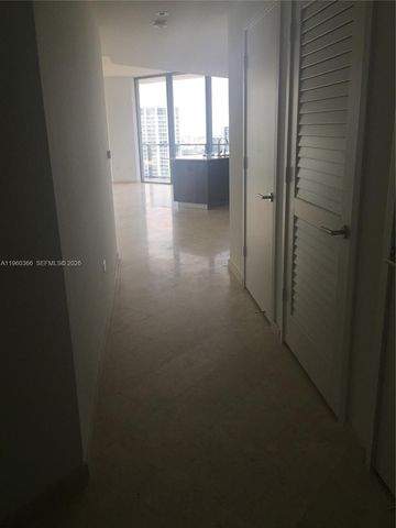 68 SE 6th St 3412, Miami, FL 33131