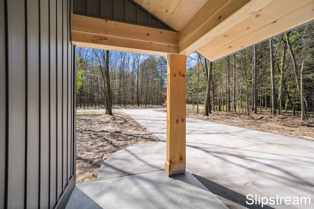 12745 Austrian Drive, Grant, MI 49327