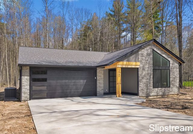 12745 Austrian Drive, Grant, MI 49327