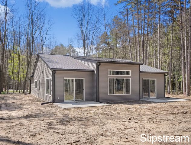 12745 Austrian Drive, Grant, MI 49327