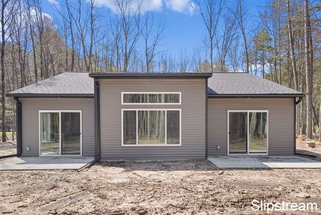 12745 Austrian Drive, Grant, MI 49327