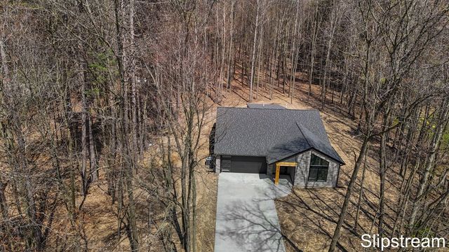 12745 Austrian Drive, Grant, MI 49327