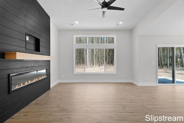 12745 Austrian Drive, Grant, MI 49327