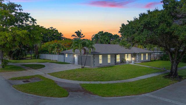 7381 NW 9th Street, Plantation, FL 33317