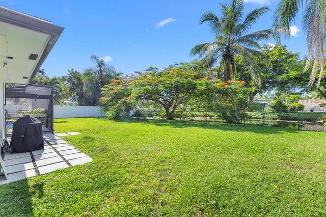 7381 NW 9th Street, Plantation, FL 33317