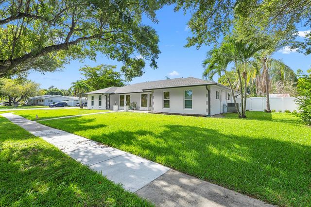 7381 NW 9th Street, Plantation, FL 33317