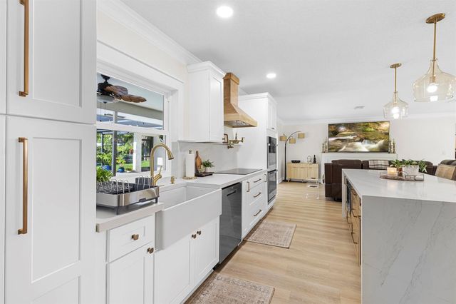 7381 NW 9th Street, Plantation, FL 33317