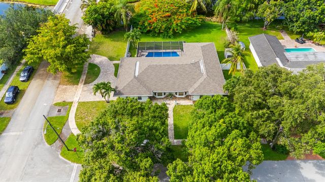 7381 NW 9th Street, Plantation, FL 33317