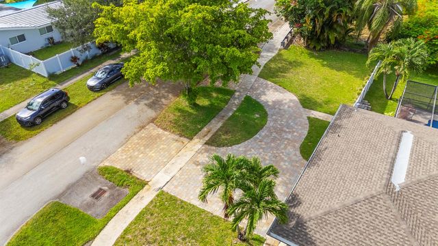 7381 NW 9th Street, Plantation, FL 33317