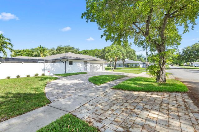 7381 NW 9th Street, Plantation, FL 33317
