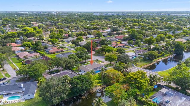 7381 NW 9th Street, Plantation, FL 33317
