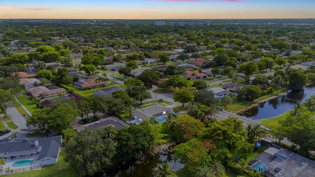 7381 NW 9th Street, Plantation, FL 33317